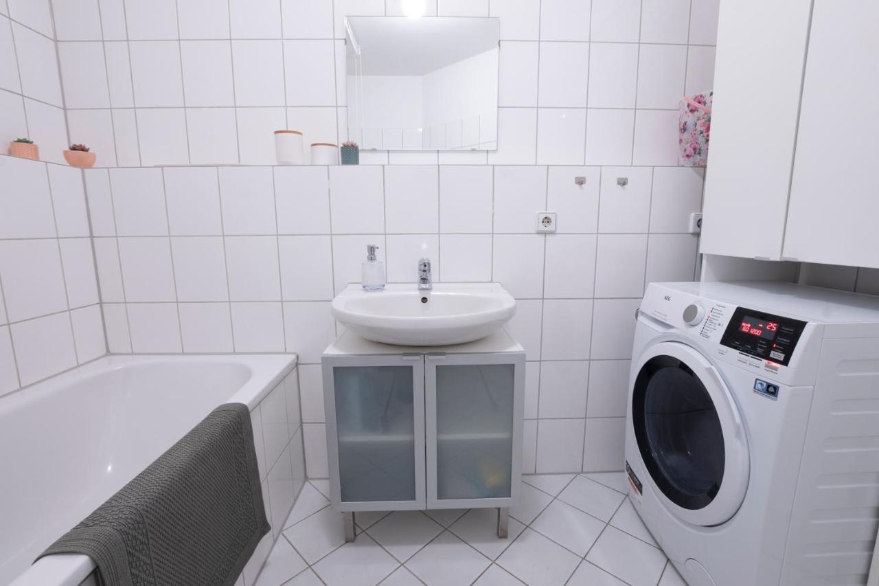Zwickau mittendrin, tolles Balkon-Apartment Exterior foto
