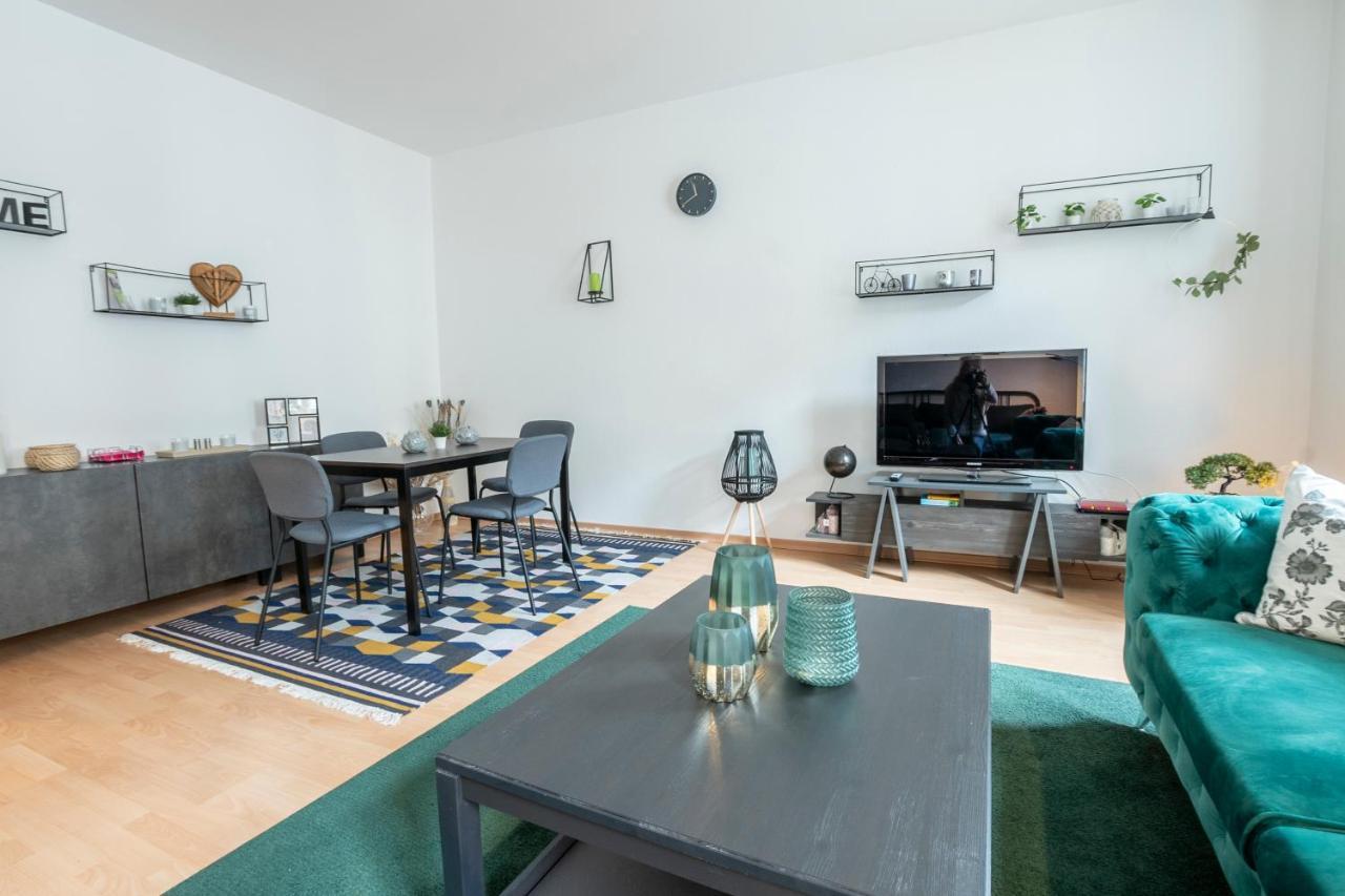 Zwickau mittendrin, tolles Balkon-Apartment Exterior foto