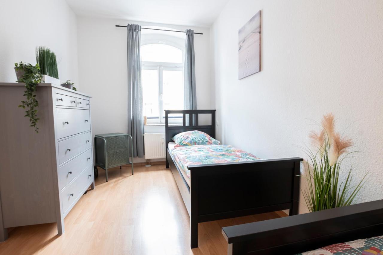 Zwickau mittendrin, tolles Balkon-Apartment Exterior foto