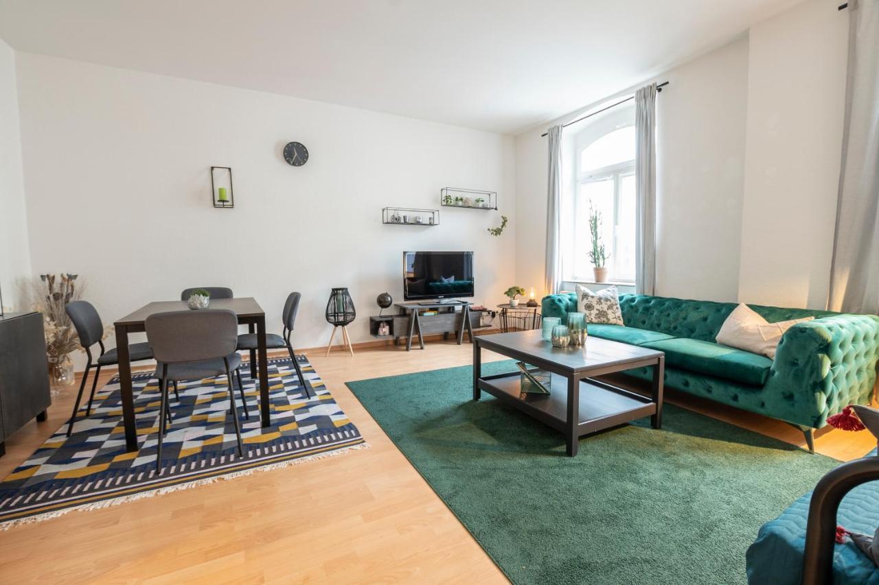 Zwickau mittendrin, tolles Balkon-Apartment Exterior foto